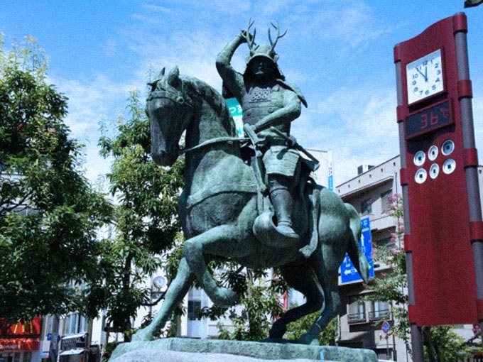 真田幸村騎馬像